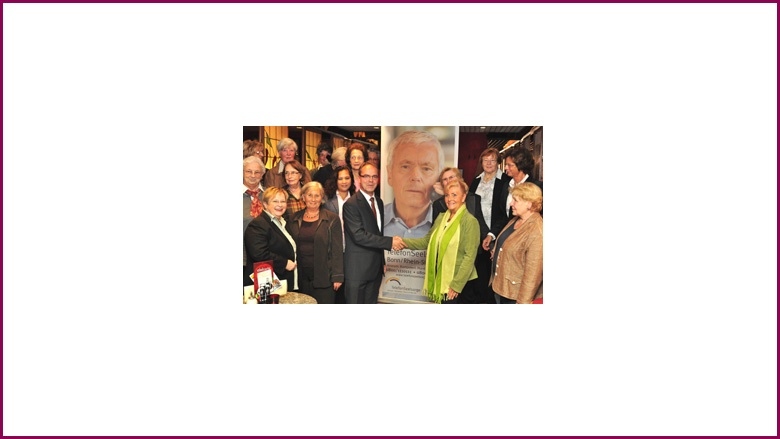 Überreichung der Kreisspende 2010 der CDU-Kleiderstuben im Rhein-Sieg-Kreis an die Telefonseelsorge Bonn-Rhein-Sieg Überreichung der Kreisspende 2010 der CDU-Kleiderstuben im Rhein-Sieg-Kreis an die Telefonseelsorge Bonn-Rhein-Sieg