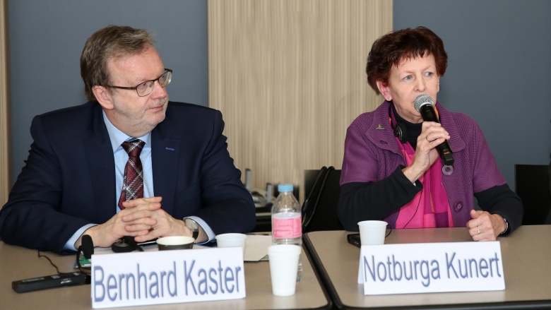 Notburga Kunert beim Zweiten deutsch-französischen Kommunalkongress in Paris