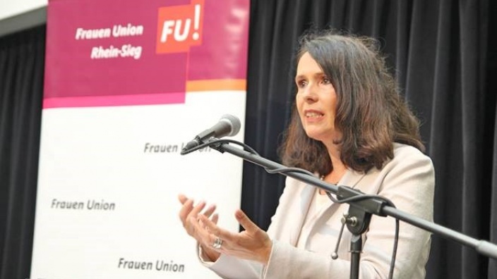 Die Bundestagsabgeordnete Lisa Winkelmeier-Becker im Siegburger Stadtmuseum: Rechts- und Verbraucherpolitik im Alltag