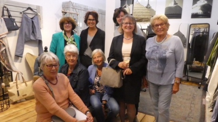 Kontakt und Information mit Einzelhändlern vor Ort: Frauen Union Königswinter sucht Austausch
