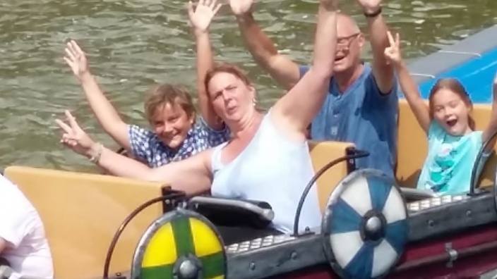 Ferienspaß auf der Wasserbahn im Wild- und Freizeitpark Klotten