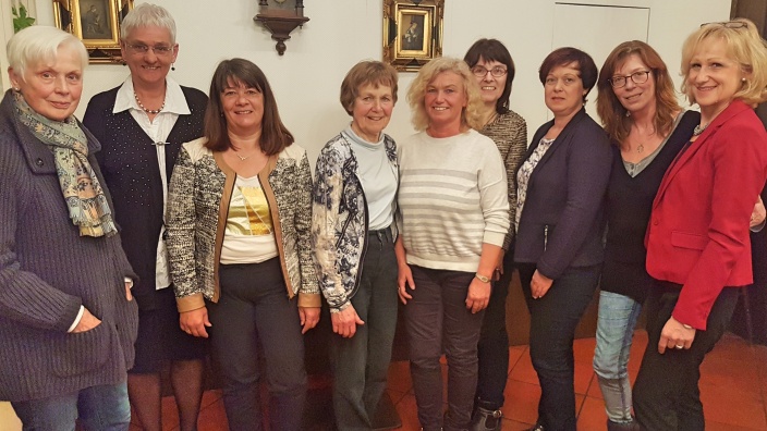 Die Vorsitzende Brigitte Schnupp (2vl) mit ihrem Vorstandsteam der Frauen Union Sankt Augustin