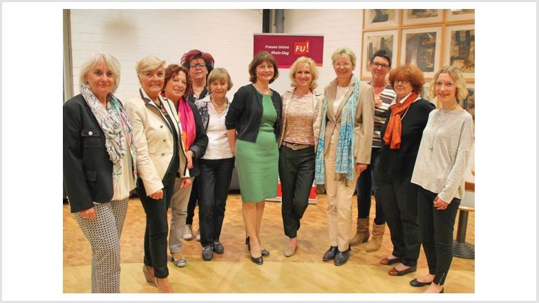 Das neue Vorstandsteam der Frauen Union Rhein-Sieg: (v.li.n.re.): Schöler, Hargarten, Schreiber, Herf, Klein, Gutsche, Grünewald, Unger, Burgemeister, Herrmanns, Wallau. Nicht im Bild: Parpart, Manstein, Miethke und Rahmel.