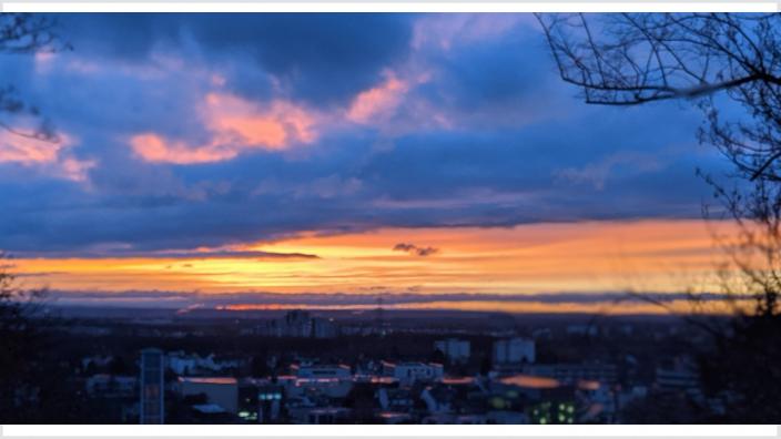 Sonnenuntergang am Michaelsberg in Siegburg im Dezember