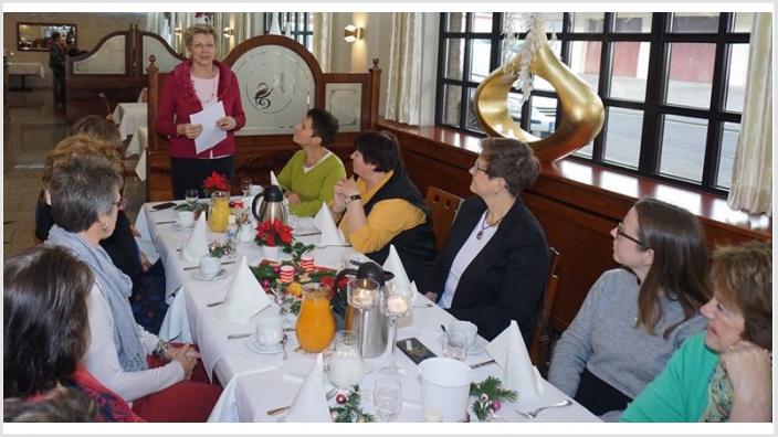 Martina Unger feiert mit der Frauen Union Swisttal beim feierlichen Adventsfrühstück: ein Jahresrückblick mit Dankeschön!